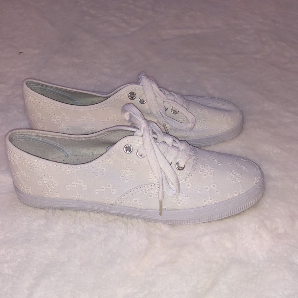 Brand New Size 7 City Sneaks Sneakers with White Flowered Design